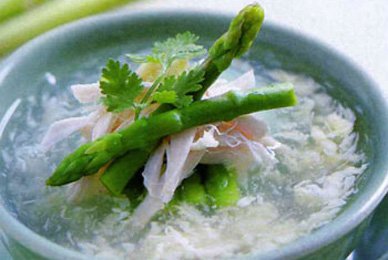 Sup Mang Tay Cua – Köstliche Krabben-Spargel-Suppe
